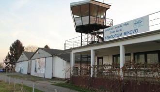 Na mestu tragične pogibije padobranca