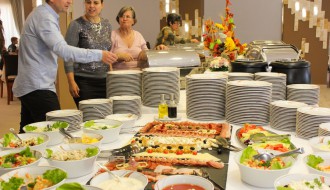 Nedeljni ručak u restoranu Panorama