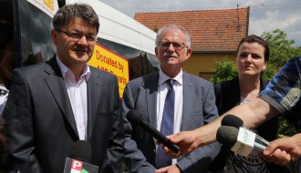 Uručenje specijalizovanog vozila za prevoz dece ometene u razvoju