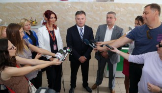 Otvaranje mlečne hale na Robnoj pijaci "Mali Bajmok"