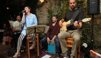 MOONLIGHTING  Akustična svirka