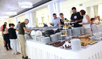 Nedeljni ručak u restoranu Panorama