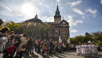 Nastup folklornih ansamblova u sklopu performansa "Mi smo kultura i nasleđe Srbije"