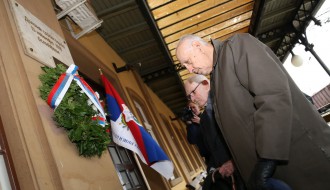 Polaganje venaca na Spomen ploču oslobodiocima Subotice