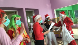 "Nasmejani pajaci" u poseti pedijatrijskom odeljenju