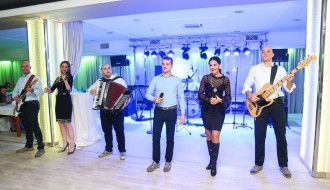 Repriza dočeka Nove godine u Balskoj dvorani hotela Galleria (#NG2018)