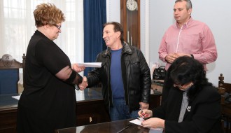 Dodela penzionerskih kartica