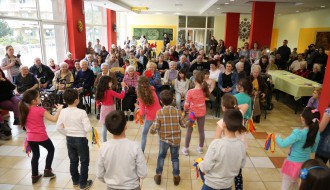 Školska priredba učenika OŠ "Kizur Ištvan" i "Jovan Jovanović Zmaj"