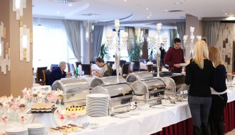 Nedeljni ručak u restoranu Panorama