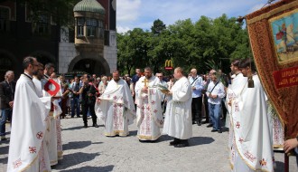 Obeležavanje slave Svetovaznesenskog hrama - litija kroz grad