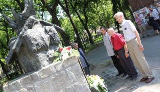 Polaganje venaca povodom Dana borca