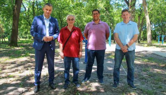 Postavljanje novih sprava za vežbanje u Dudovoj šumi