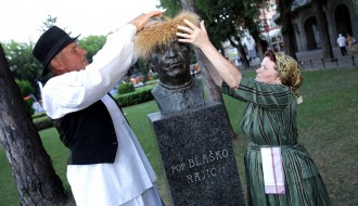 Dužijanca 2018 - Polaganje venca od žita na spomenik Risaru i spomen bistu Blaška Rajića