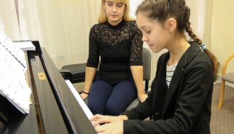 Sara Jović - učenica osnovne Muzičke škole