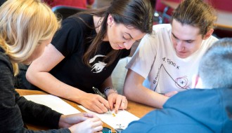 Takmičenje u rešavanju zadataka iz matematike i fizike koji sadrže broj "Pi"