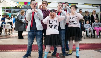 Manifestacija "Ljubav ne broji hromozome"