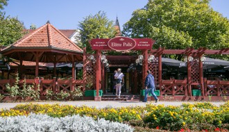 Nedeljni ručak u Maloj gostioni na Paliću