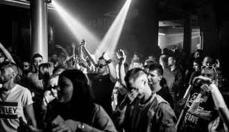 Sunset presents - Andrew Meller