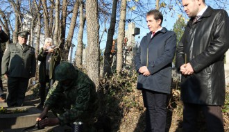 Polaganje venaca na Spomen-kompleks palim crvenoarmejcima