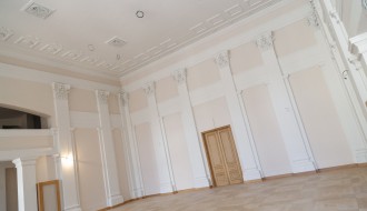 Obilazak unutrašnjosti pozorišta u izgradnji