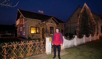 Okićeni dom porodice Bajić u srcu Tavankuta