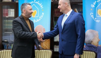 Uručivanje ugovora o dodeli sredstava u Gerontološkom centru