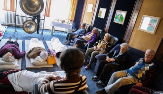 Gong terapija u Gerontološkom klubu "Dudova šuma"