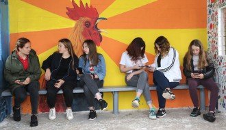 Oslikano autobusko stajalište u Verušiću