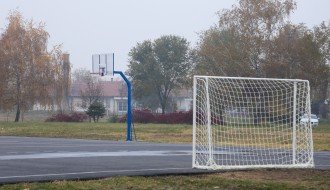 Obilazak rekonstruisanog terena u OŠ "Sečenji Ištvan"