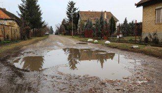 Razgovor sa stanovnicima Ulice bratstva jedinstva na Paliću povodom asfalta