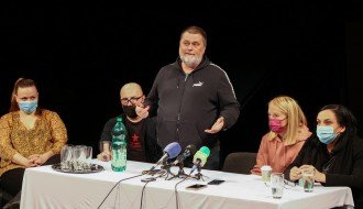 Najava premijere predstave "Poslednje devojčice"