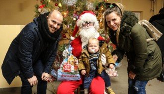 Podela novogodišnjih paketića deci sa Makove sedmice