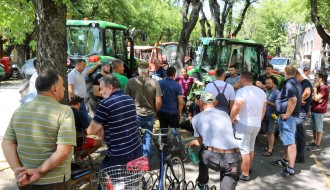 Protest poljoprivrednika u Štrosmajerovoj ulici