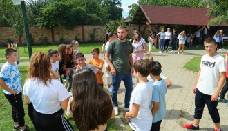 Deca sa Kosmeta na salašu na Paliću