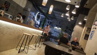 Burger bar "Fabrika" u ponudi ima i napolitanske pice