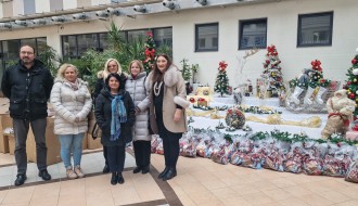 Donacija novogodišnjih paketića "Batschka" fondacije deci iz socijalno ugroženih porodica