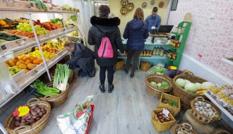 Voće i povrće sa salaša - dućan "Pivčiji salaš"