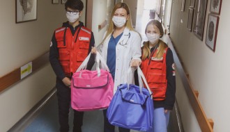 Darivanje beba rođenih na dan Crvenog krsta