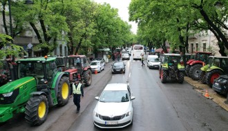 Protestna vožnja poljoprivrednika od Hipodroma do Gradske kuće