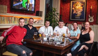 Larisa - akustična svirka