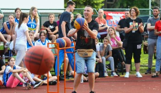 Trojka iz bloka - humanitarni turnir u brzom šutiranju trojki