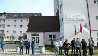 Uručenje ugovora za radove na Studentskom domu "Ivo Lola Ribar"