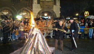 Badnji dan - obred, loženje badnjaka i kulturno-umetnički program