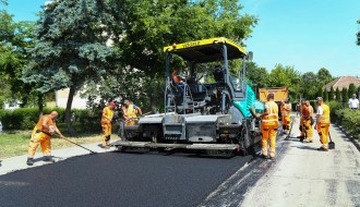 Obilazak radova na proširenju i asfaltrianju Ulice Kizura Ištvana