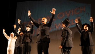 Predstava: "Maratonci trče počasni krug" u izvođenju članova Udruženja slepih i slabovidih