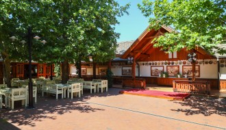 Ministar Memić i sekretar Ivanišević u poseti salašu Zvonko Bogdan