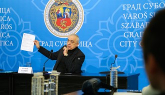 Obraćanje gradonačelnika na temu studentskih protesta i dekana dva fakulteta