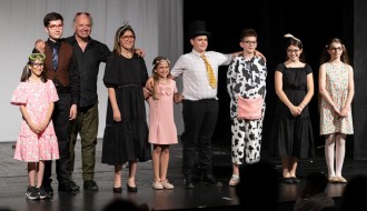 Predstava "Zverčica i lepotan"