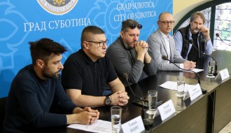 Najava premijere predstave "Usamljeni zapad"