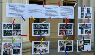 Performans grupe građana ispred zgrade Narodnog pozorišta povodom 18 godina od početka rekonstrukcije objekta